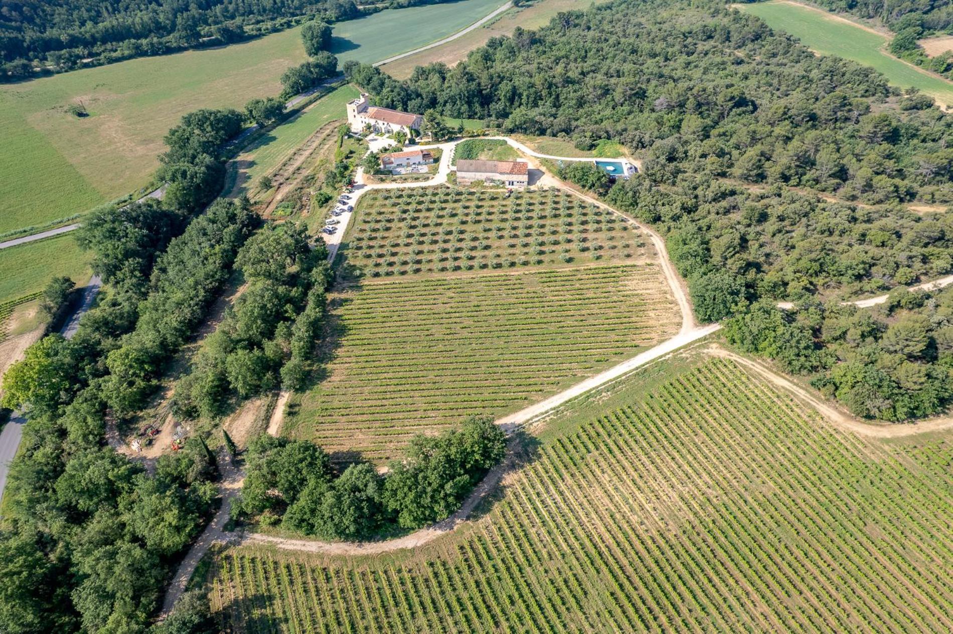 Domaine La Ferme Hi Bride Acomodação com café da manhã Villelaure Exterior foto
