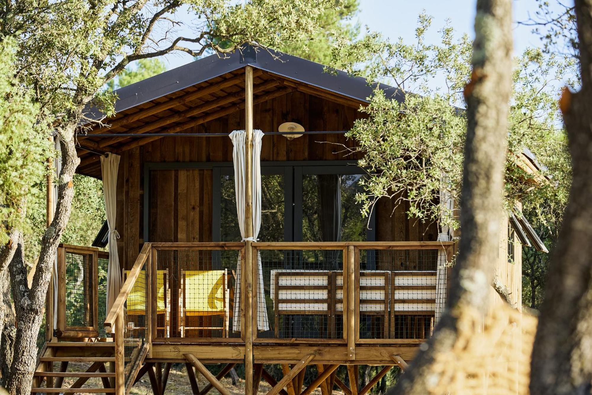 Domaine La Ferme Hi Bride Acomodação com café da manhã Villelaure Exterior foto