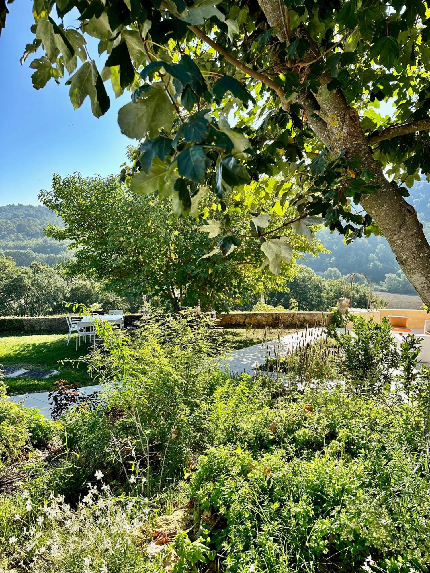 Domaine La Ferme Hi Bride Acomodação com café da manhã Villelaure Exterior foto