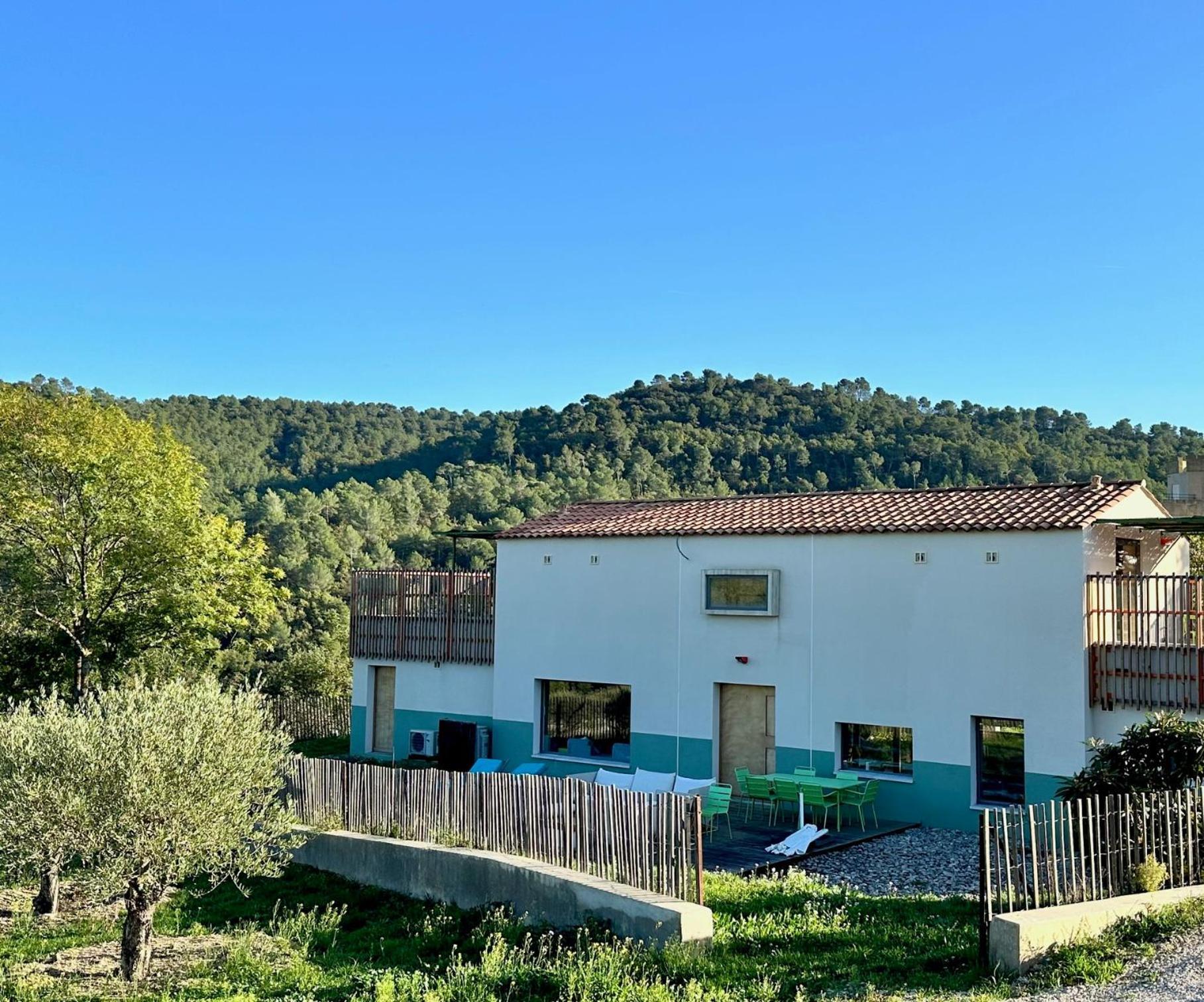 Domaine La Ferme Hi Bride Acomodação com café da manhã Villelaure Exterior foto