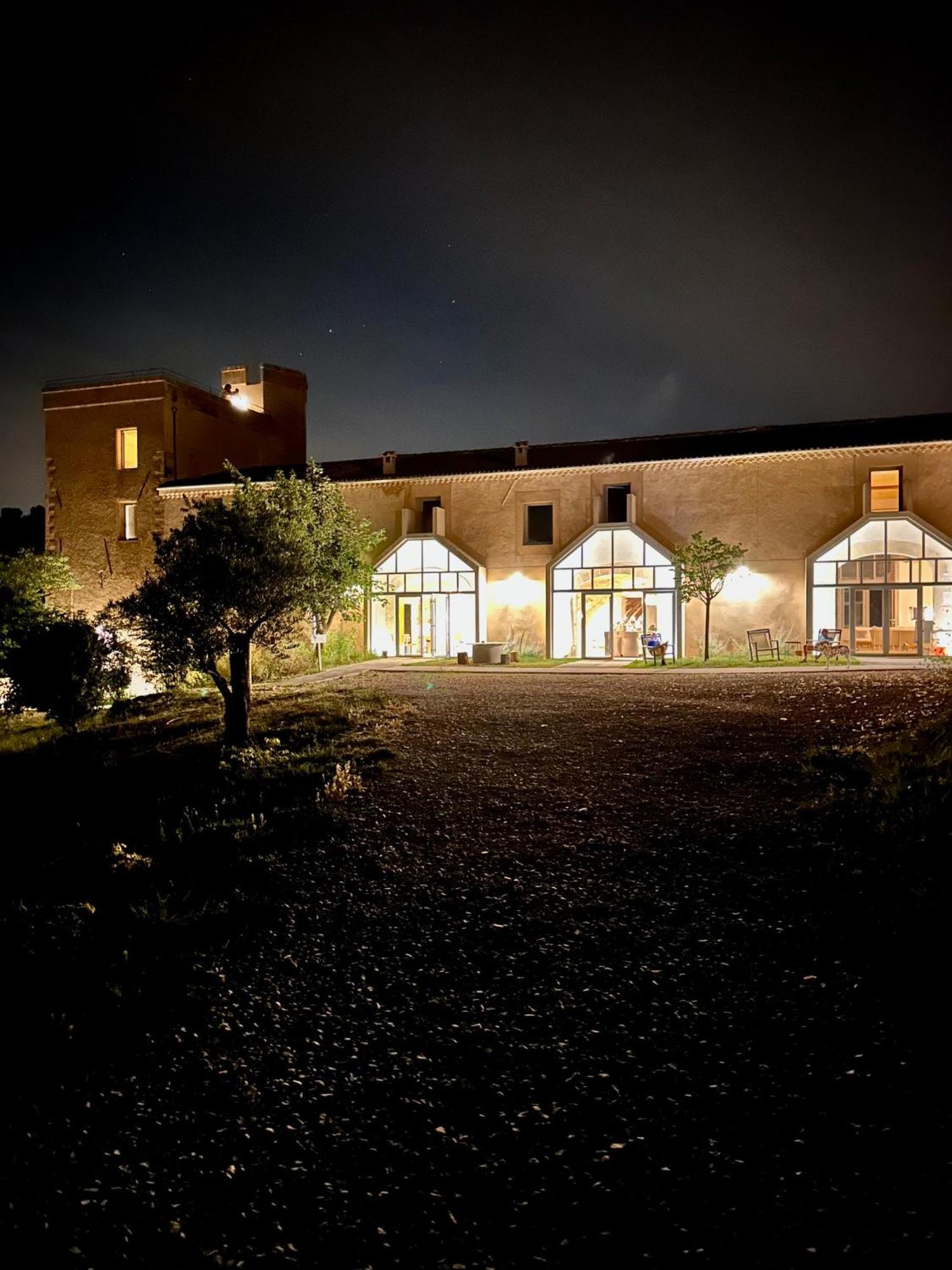 Domaine La Ferme Hi Bride Acomodação com café da manhã Villelaure Exterior foto